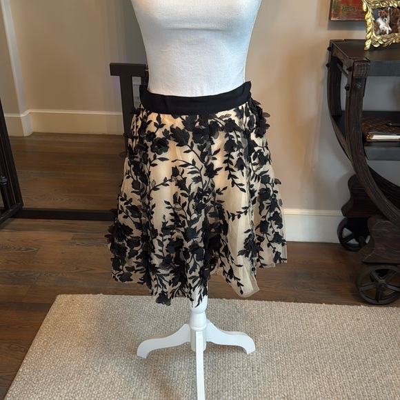 The perfect party skirt. Size 36.  Perfect condition! - Picture 1 of 5